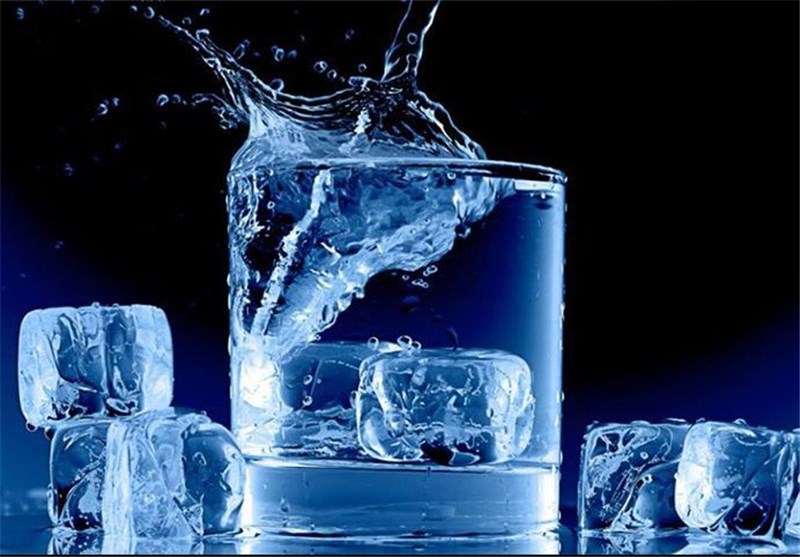 نوشیدن “آب یخ” علاوه بر ضایعه کبدی باعث این ۲۰ عارضه جدی می‌شود!