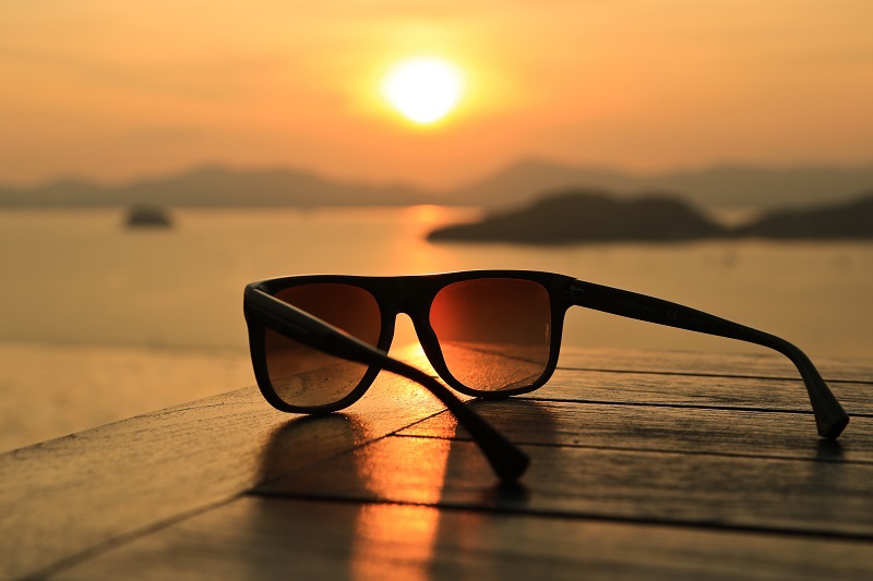 عینک آفتابی در کدام مناطق لازم تر است