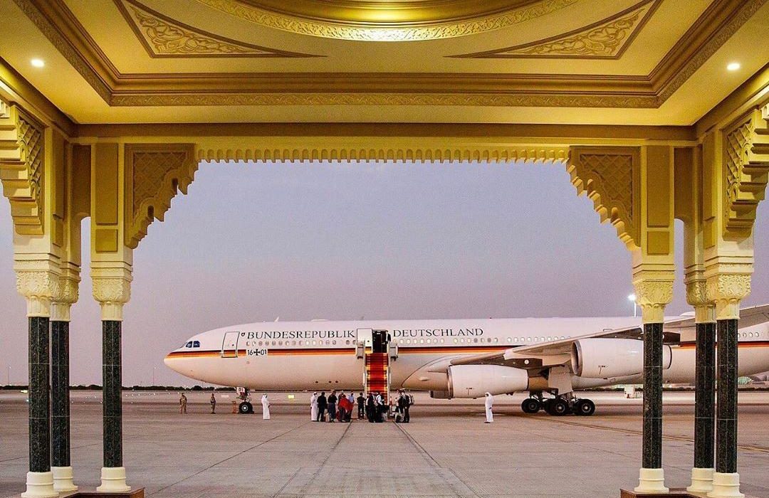 هواپیمای وزیر خارجه آلمان در فرودگاه ابوظبی + عکس