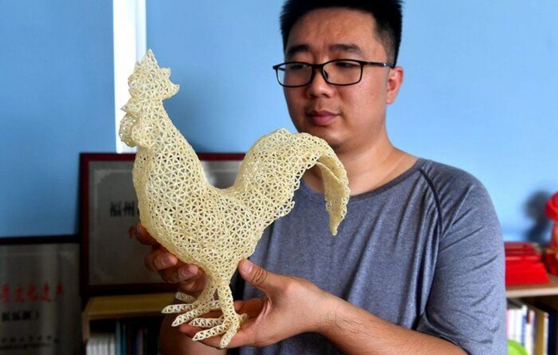 هنرمندی که با دانه‌های برنج مجسمه می‌سازد +تصاویر