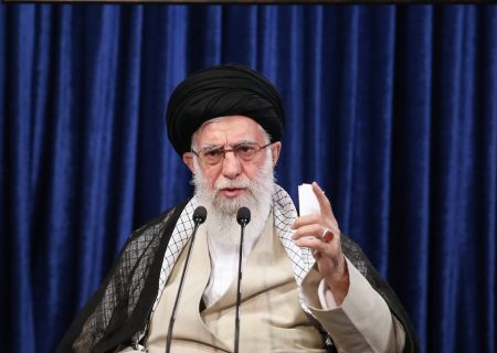 رهبر انقلاب اسلامی: مبارزه با مفسدان، بدون ملاحظه ادامه یابد
