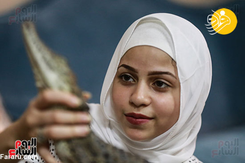 د‌ختر ۱۵ ساله تمساح پرورش می‌دهد + عکس