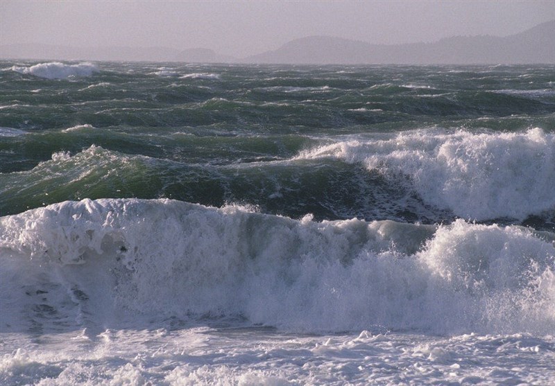 هشدار امواج ۲ تا ۴ متری در شمال و جنوب/ احتمال غرق شدن شناورهای سبک