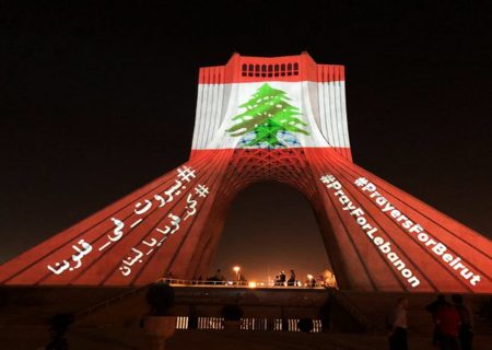 نقش بستن پرچم لبنان بر روی برج آزادی تهران + عکس