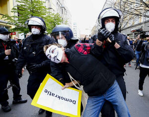 تظاهرات هزاران نفری علیه محدودیت‌های کرونایی در برلین