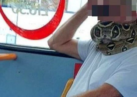 ماسک عجیب این مرد مسافران اتوبوس را شوکه کرد! +عکس