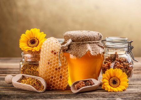 خواص شگفت‌انگیز عسل و احتمال درمان کرونا با عسل