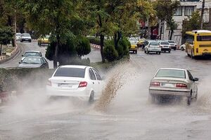 بارش های رگباری در ۱۷ استان/احتمال آبگرفتگی معابر