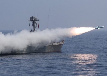 شلیک انواع موشک‌های کروز دریایی در رزمایش اقتدار دریایی ۹۹