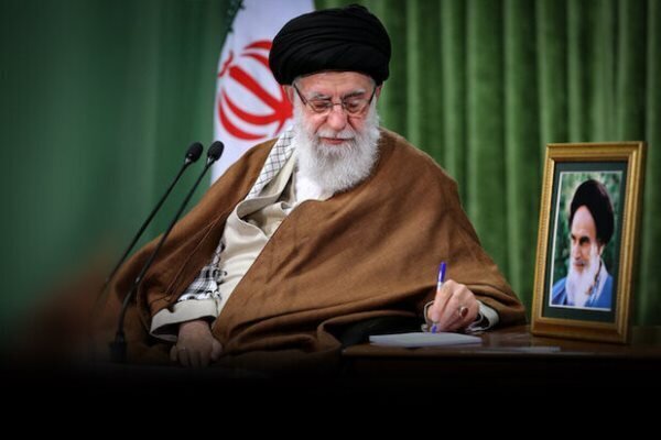 زنان شهید، جانباز و آزاده از برترین قله‌های افتخارات انقلاب هستند