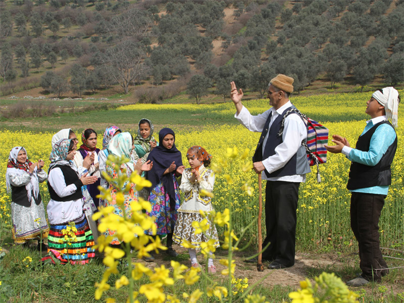 استقبال از بهار با نوای نوروز خوانی
