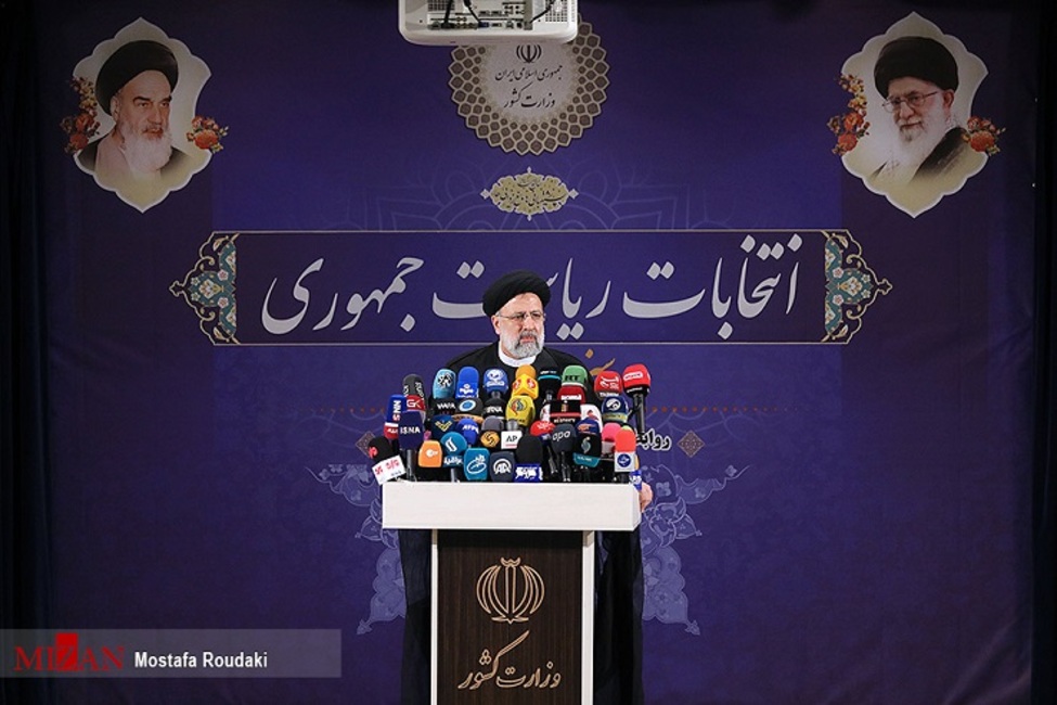 آیت‌الله رئیسی رای خود را به صندوق انداخت