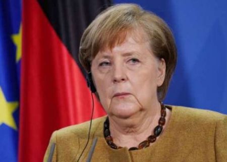 مرکل: آلمان می‌خواهد مردم لیبی آینده کشور خود را تعیین کنند
