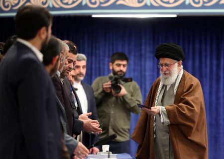 رهبر انقلاب ساعت ۷ صبح روز جمعه رای خود را به صندوق خواهند انداخت