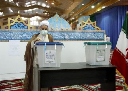 رای نماینده ولی فقیه در مازندران در صندوق