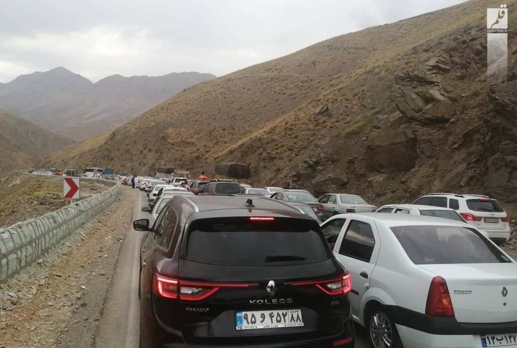 ازحام خودروهای غیربومی، ترافیک در جاده هراز و سوادکوه را قفل کرد