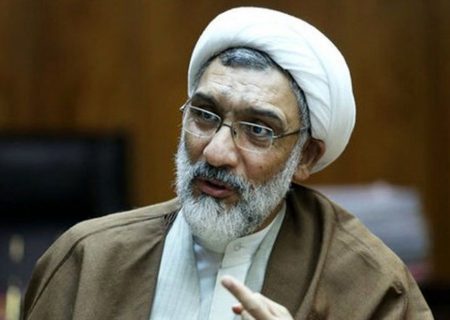 داوری: پورمحمدی مقابل تصمیمات جاهلانه احمدی‌نژاد ایستاد