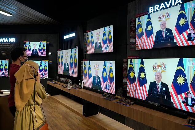 نخست وزیر مالزی پارلمان این کشور را منحل کرد!