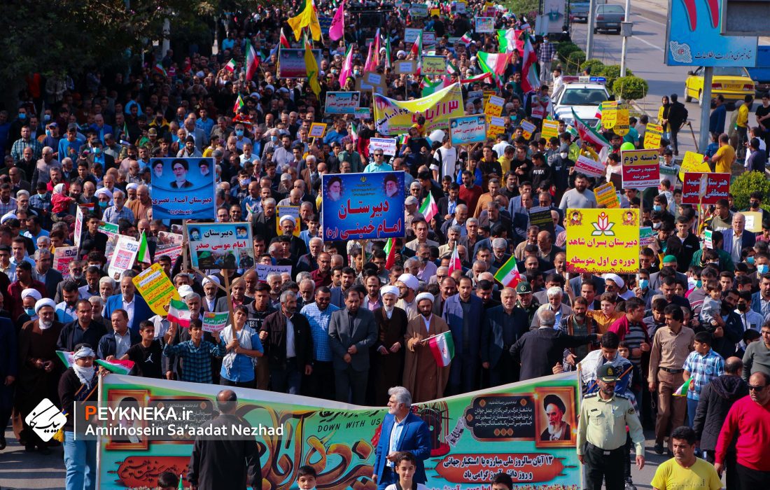 گزارش تصویری | حضور باشکوه مردم نکا در راهپیمایی یوم الله ۱۳ آبان
