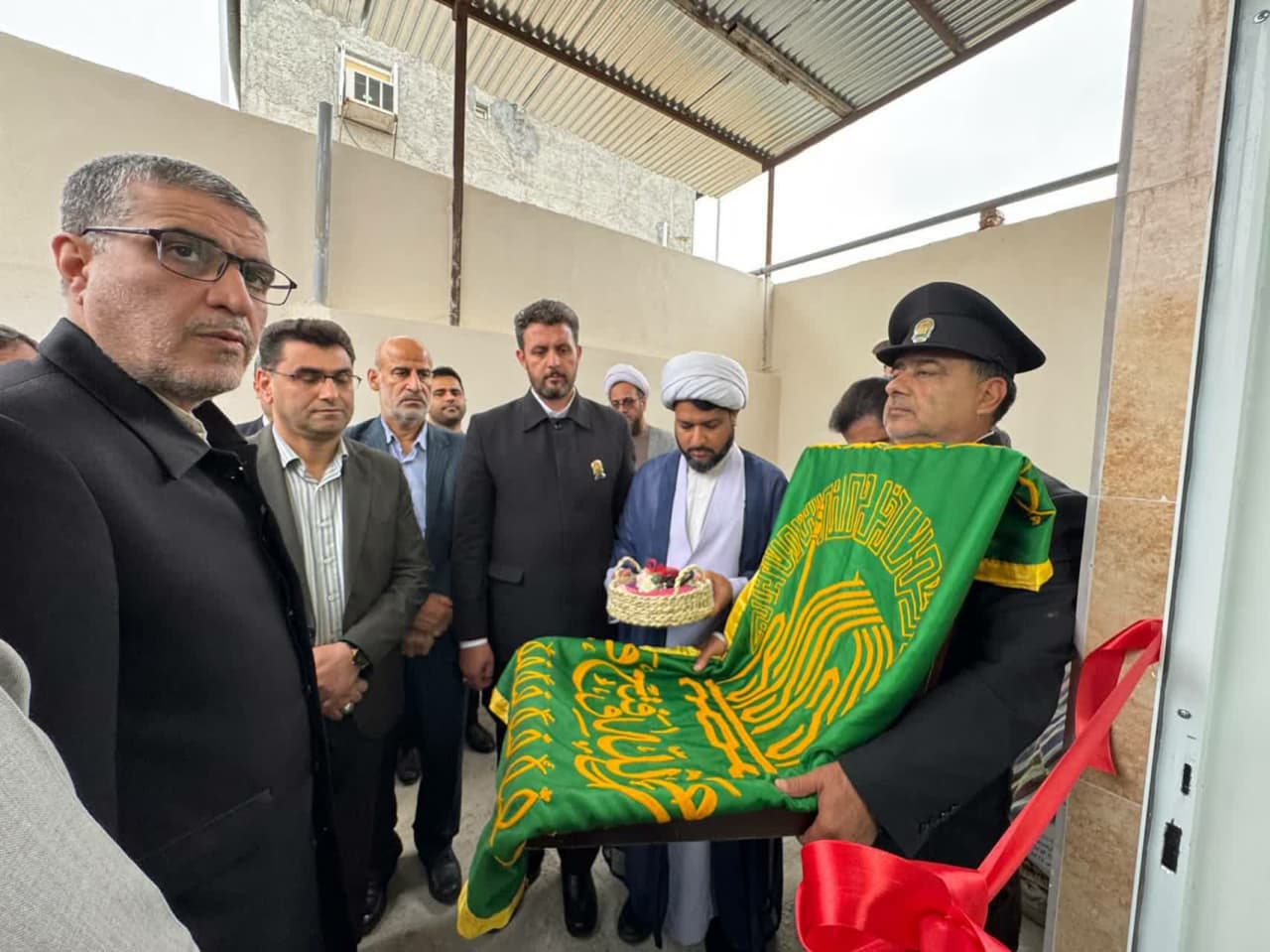 افتتاح واحد مسکونی به یاد شهید جمهور آیت‌الله رئیسی در نکا با حضور گسترده مسئولان و خادمان رضوی
