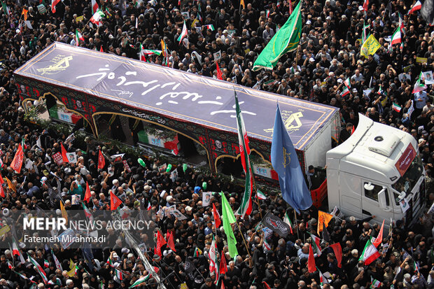 تشییع پیکر ۶۰ شهید اقتدار در تهران؛تجلی وحدت و استکبارستیزی در محرم