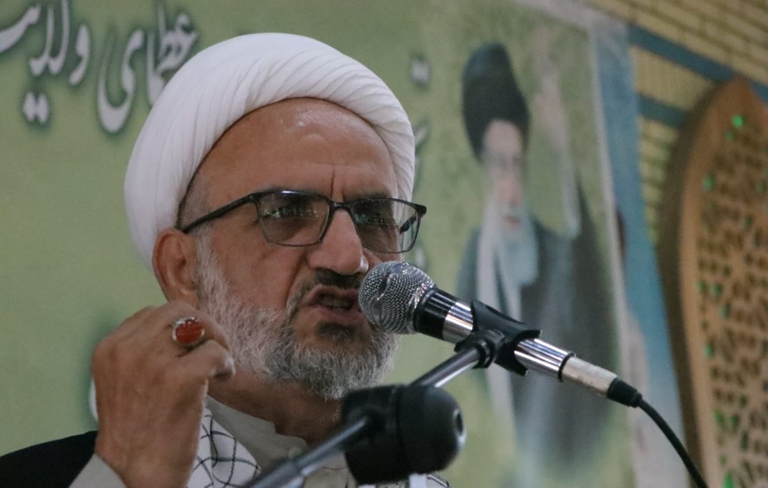 عاشورا نماد مبارزه همیشگی حق و باطل است