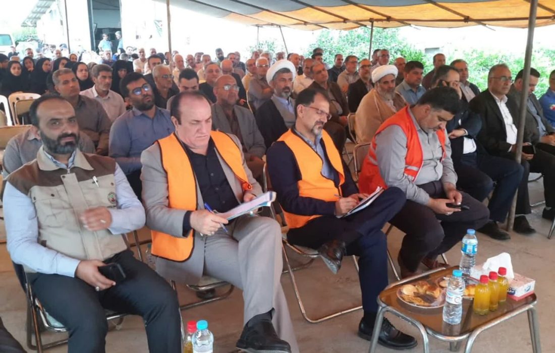 رزمایش مقابله با آفت مگس میوه مازندران در نکا