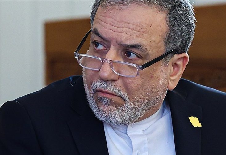 عراقچی: آمریکا آنسوی دنیاست، اما برای مانور نظامی ایران نسخه میپیچد! عراقچی: آمریکا آنسوی دنیاست، اما برای مانور نظامی ایران نسخه میپیچد!