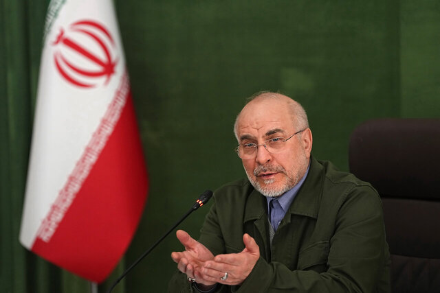 «آبراهام لینکلن» در اولین مواجهه با موشک‌ها و پهپادهای ایرانی عقب‌نشینی کرد