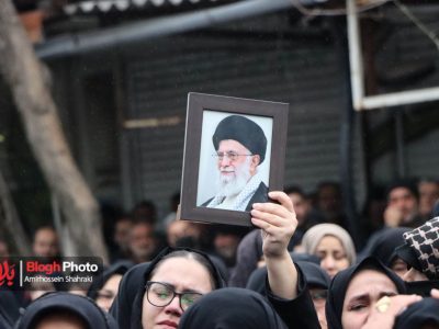 تجمع مردم نکا در پی خبر شهادت فرمانده کل قوا